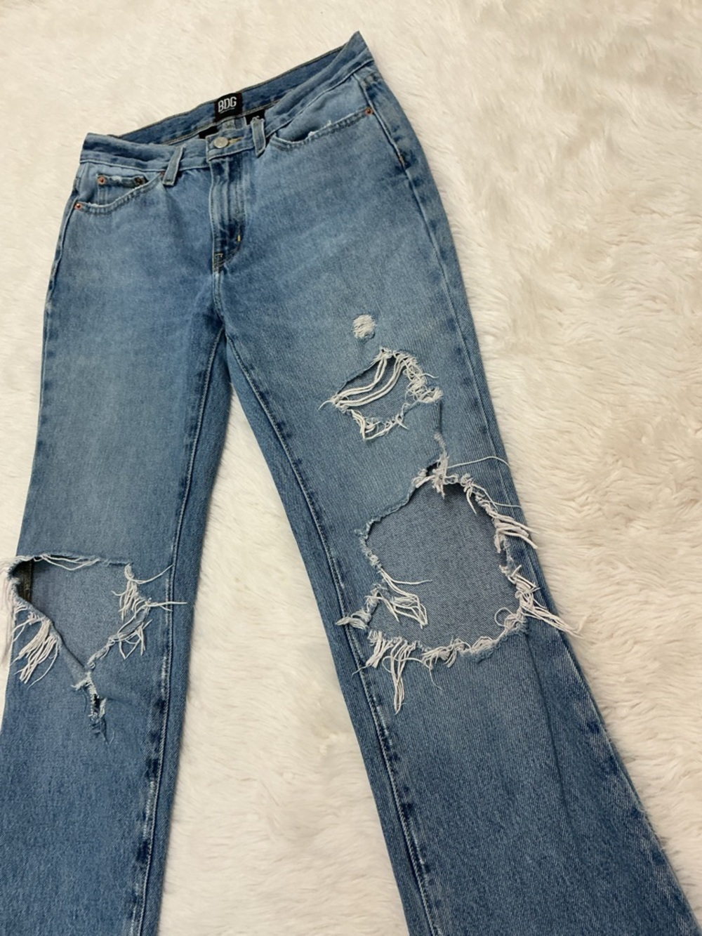 💜 BDG Distressed Blue Bootcut Jeans for Women - Picture 3 of 7